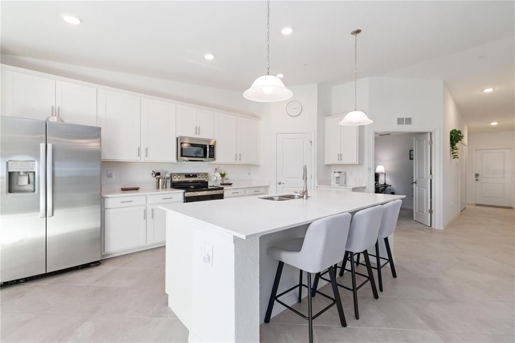 待售: $399,999 (2 贝兹, 2 浴室, 1366 平方英尺)