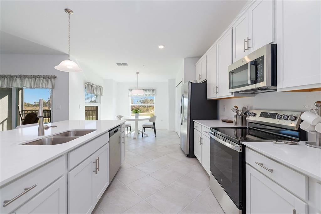 待售: $399,999 (2 贝兹, 2 浴室, 1366 平方英尺)