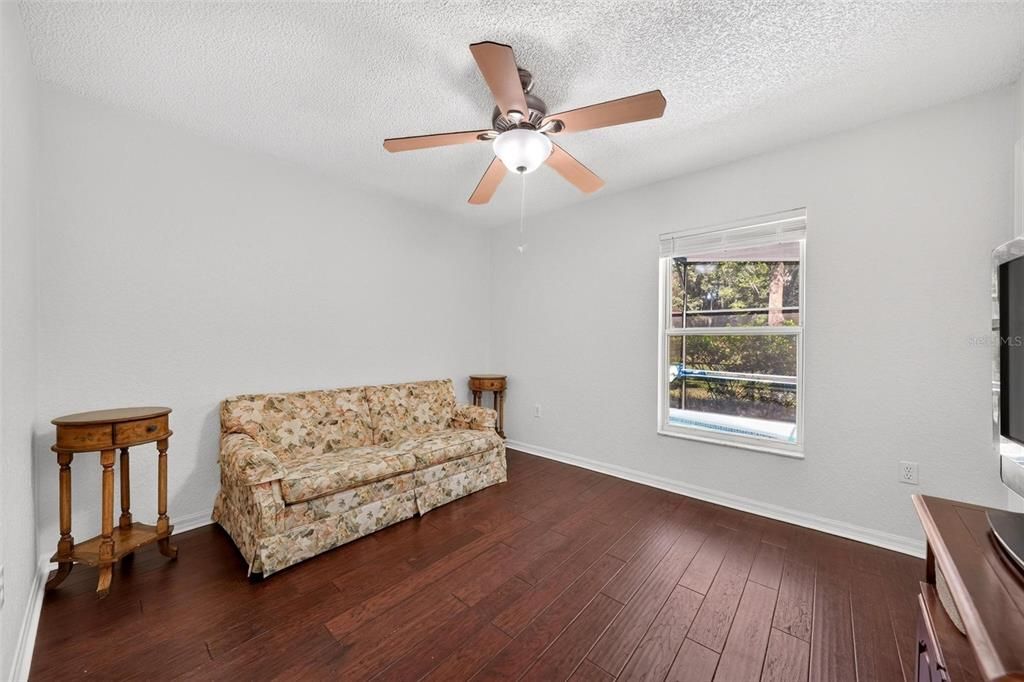 For Sale: $350,000 (3 beds, 2 baths, 1601 Square Feet)
