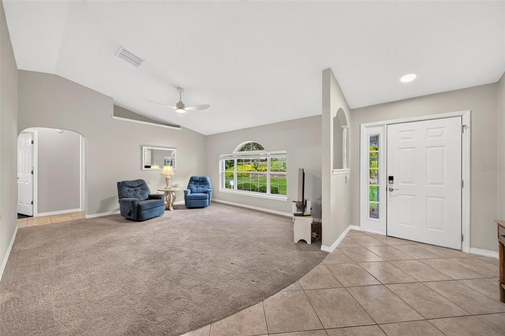 For Sale: $350,000 (3 beds, 2 baths, 1601 Square Feet)