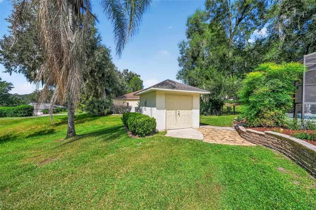 For Sale: $350,000 (3 beds, 2 baths, 1601 Square Feet)