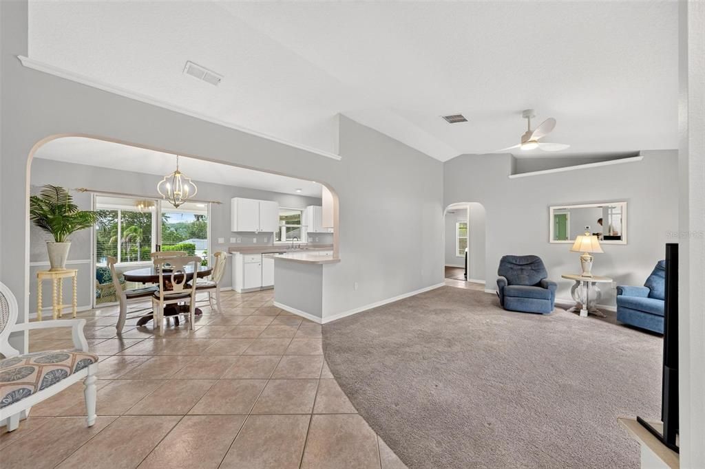 For Sale: $350,000 (3 beds, 2 baths, 1601 Square Feet)