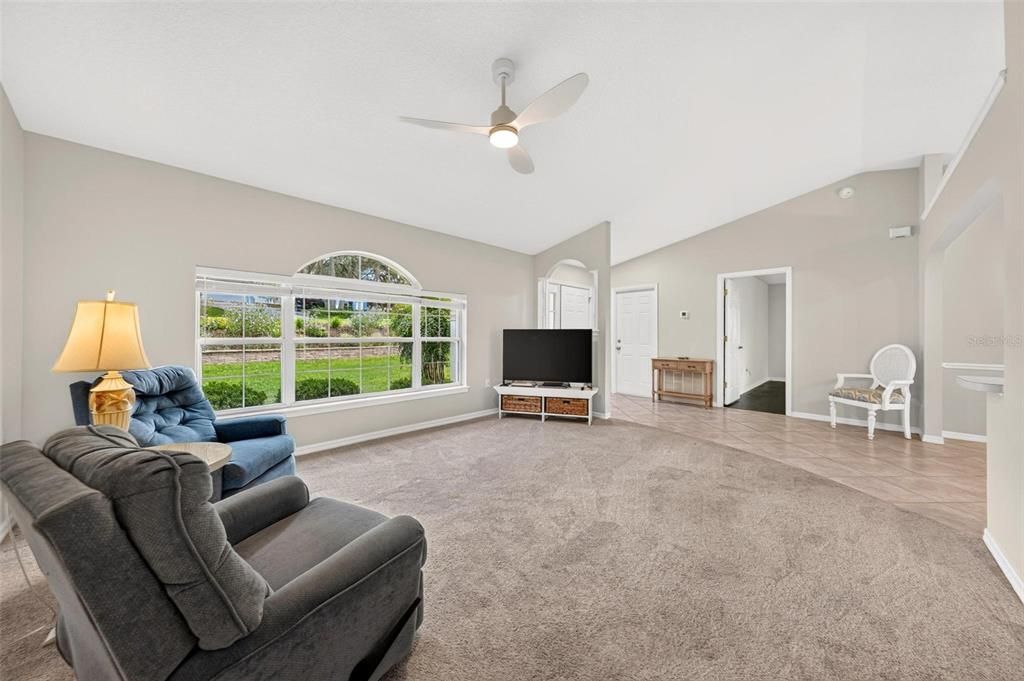 For Sale: $350,000 (3 beds, 2 baths, 1601 Square Feet)