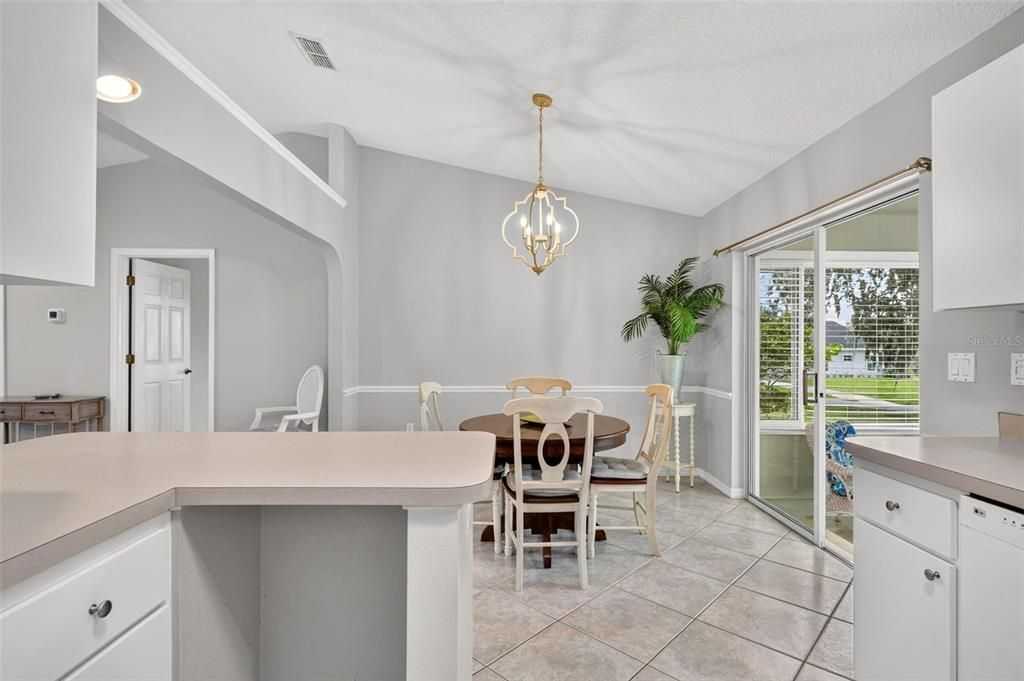 For Sale: $350,000 (3 beds, 2 baths, 1601 Square Feet)