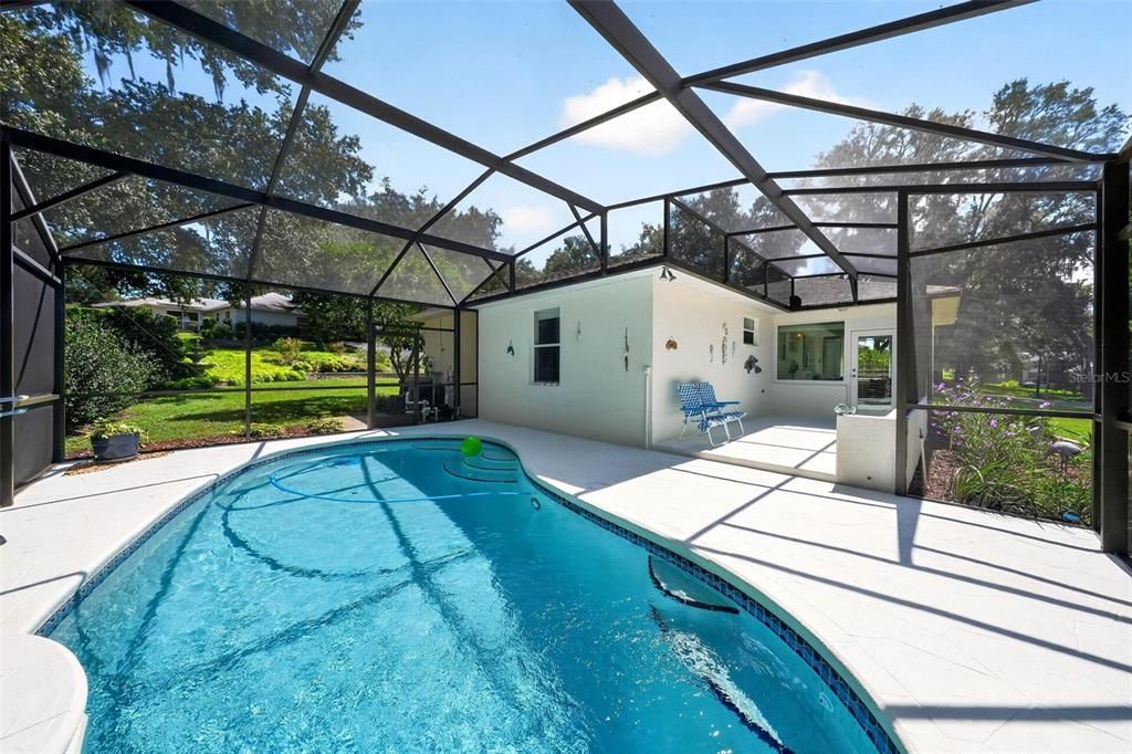 For Sale: $350,000 (3 beds, 2 baths, 1601 Square Feet)