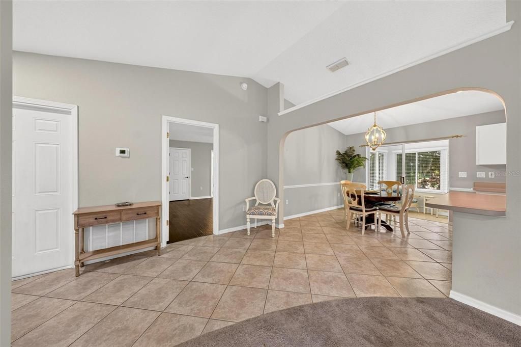 For Sale: $350,000 (3 beds, 2 baths, 1601 Square Feet)