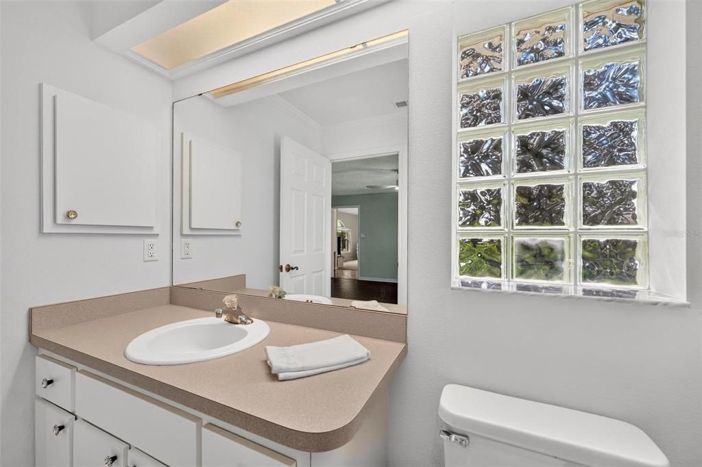 For Sale: $350,000 (3 beds, 2 baths, 1601 Square Feet)