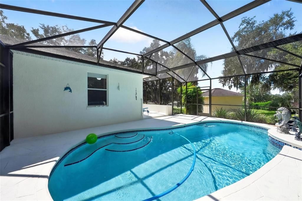 For Sale: $350,000 (3 beds, 2 baths, 1601 Square Feet)