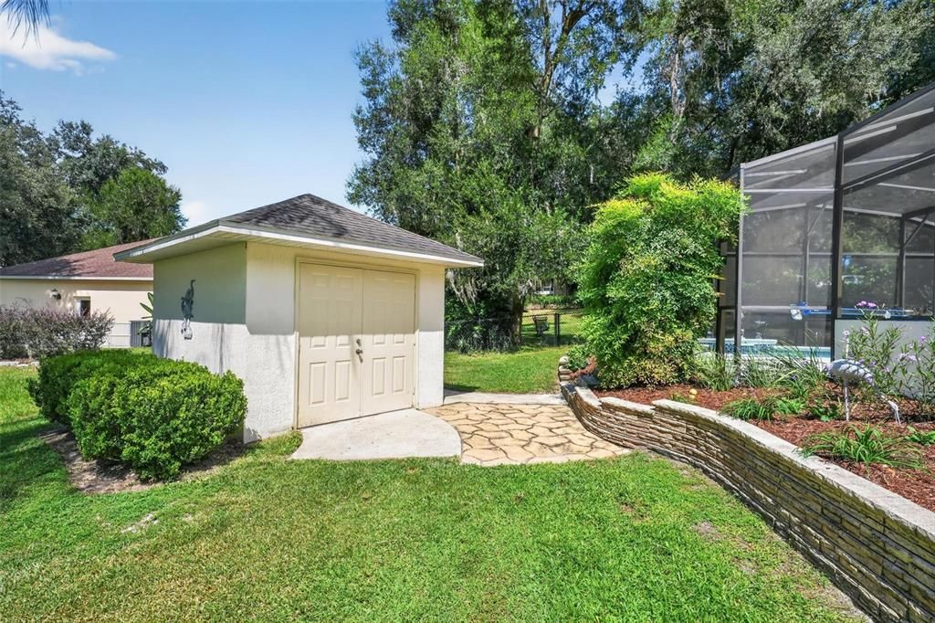 For Sale: $350,000 (3 beds, 2 baths, 1601 Square Feet)
