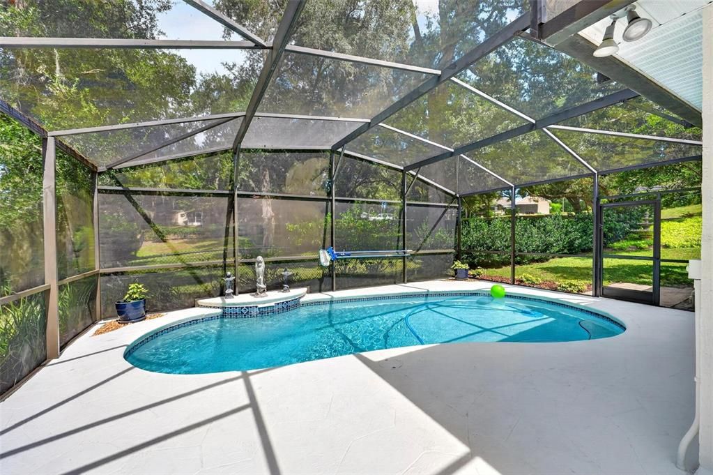 For Sale: $350,000 (3 beds, 2 baths, 1601 Square Feet)