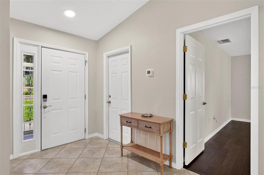 For Sale: $350,000 (3 beds, 2 baths, 1601 Square Feet)