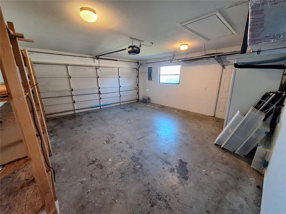 En Renta: $2,350 (4 camas, 2 baños, 2072 Pies cuadrados)