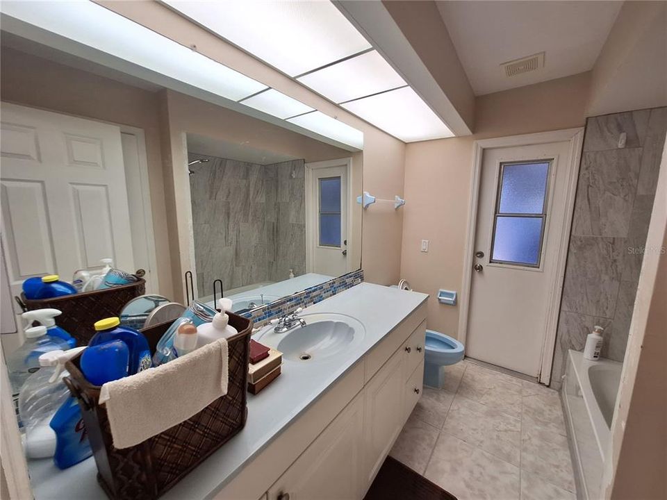 En Renta: $2,350 (4 camas, 2 baños, 2072 Pies cuadrados)