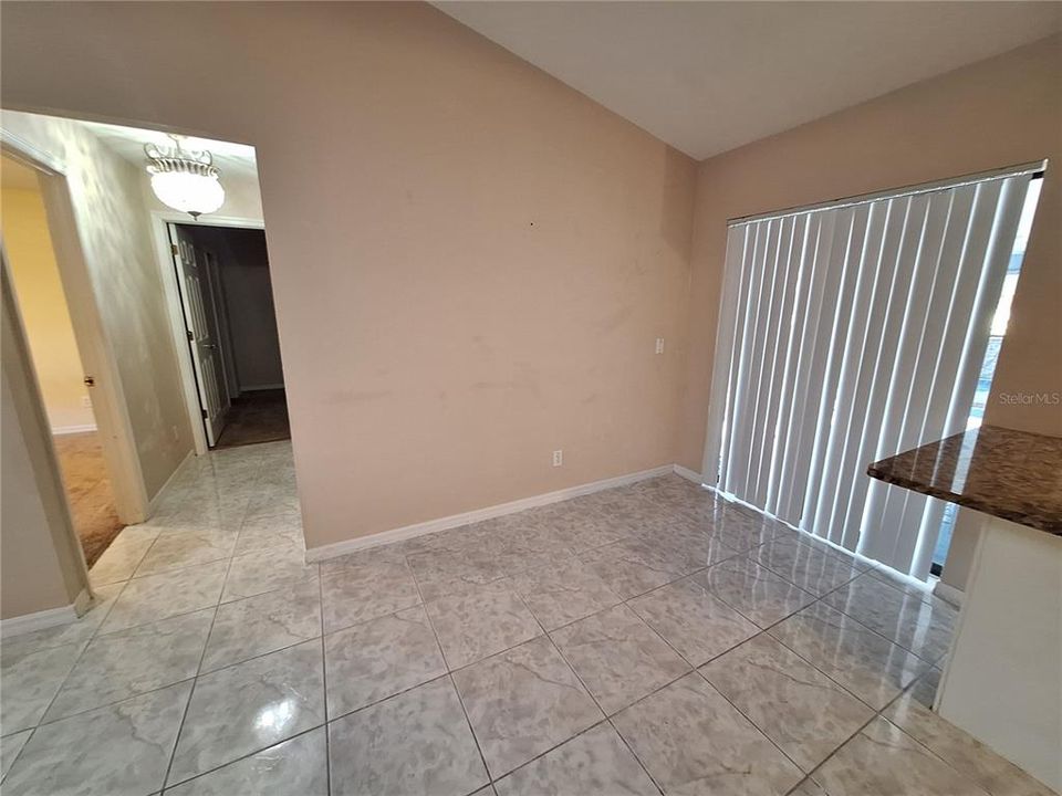 En Renta: $2,350 (4 camas, 2 baños, 2072 Pies cuadrados)