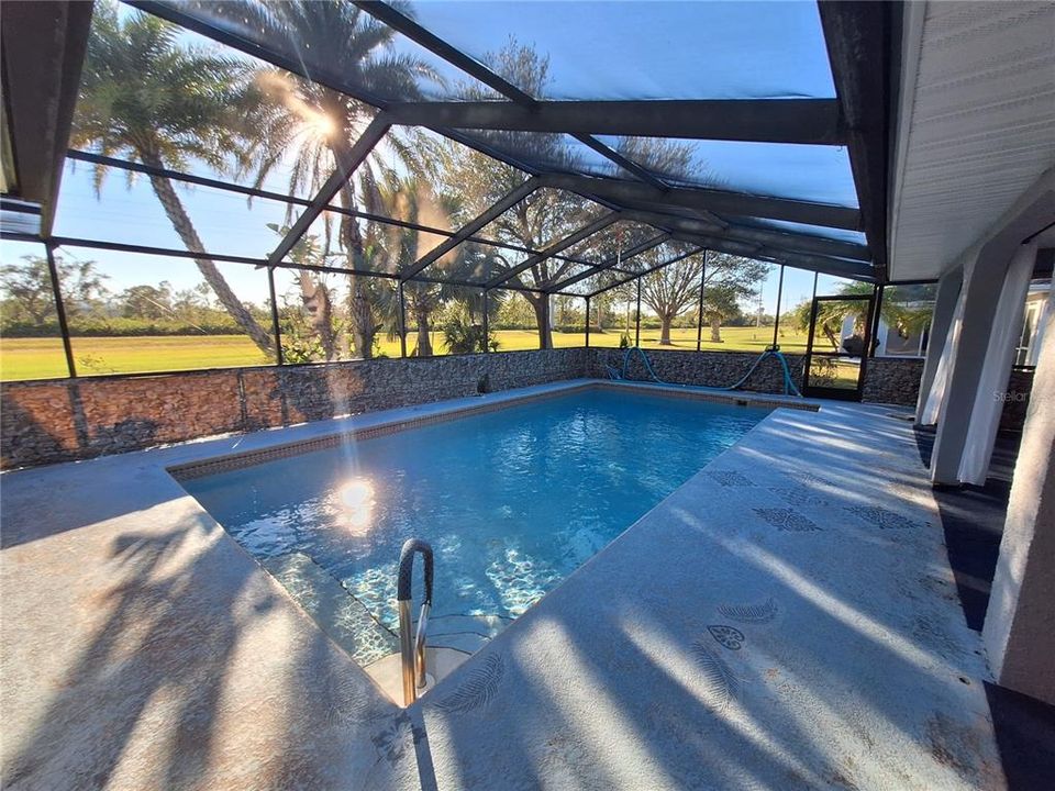 En Renta: $2,350 (4 camas, 2 baños, 2072 Pies cuadrados)