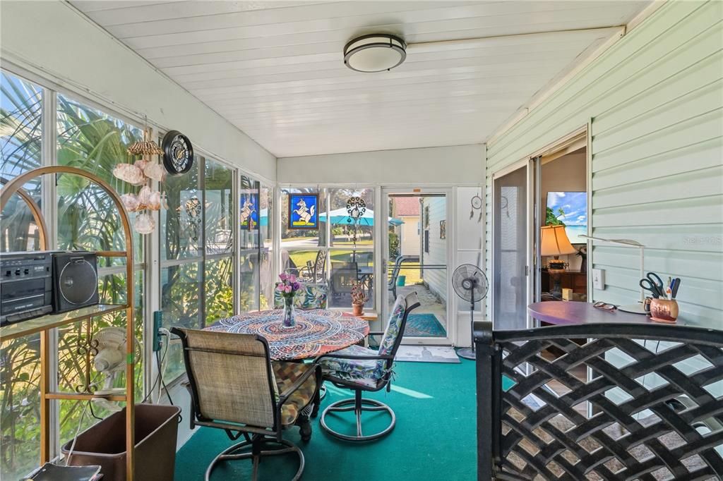 合同活跃: $269,900 (2 贝兹, 2 浴室, 1558 平方英尺)