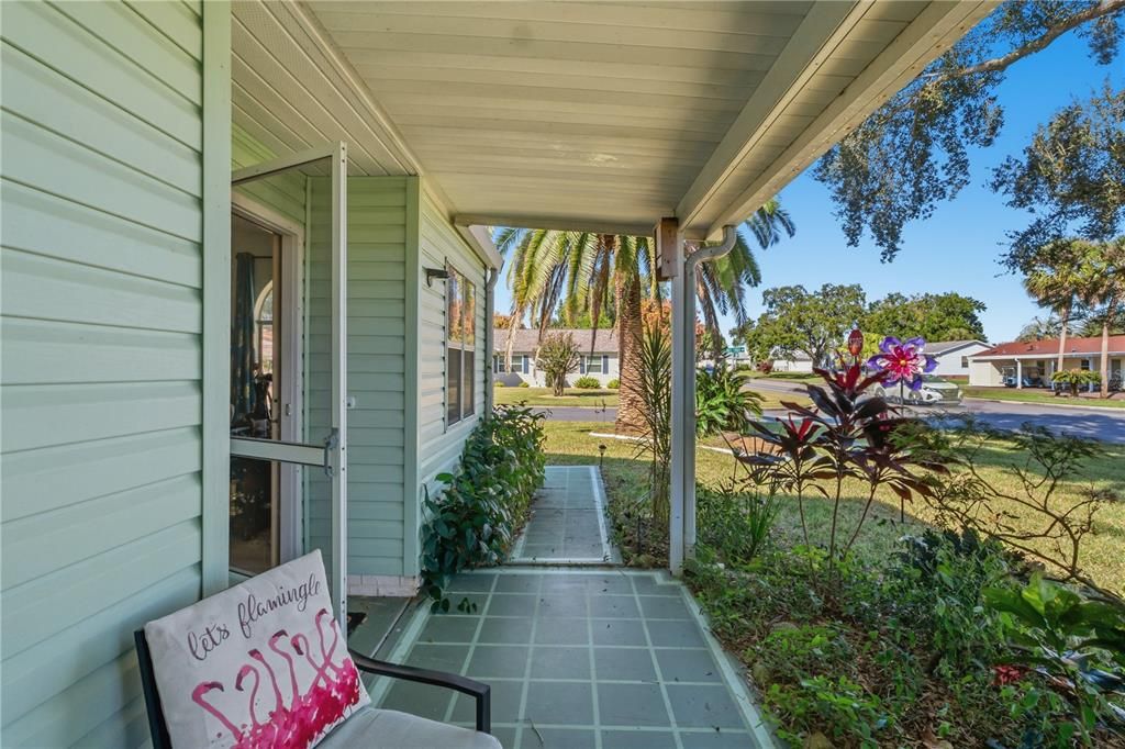 合同活跃: $269,900 (2 贝兹, 2 浴室, 1558 平方英尺)