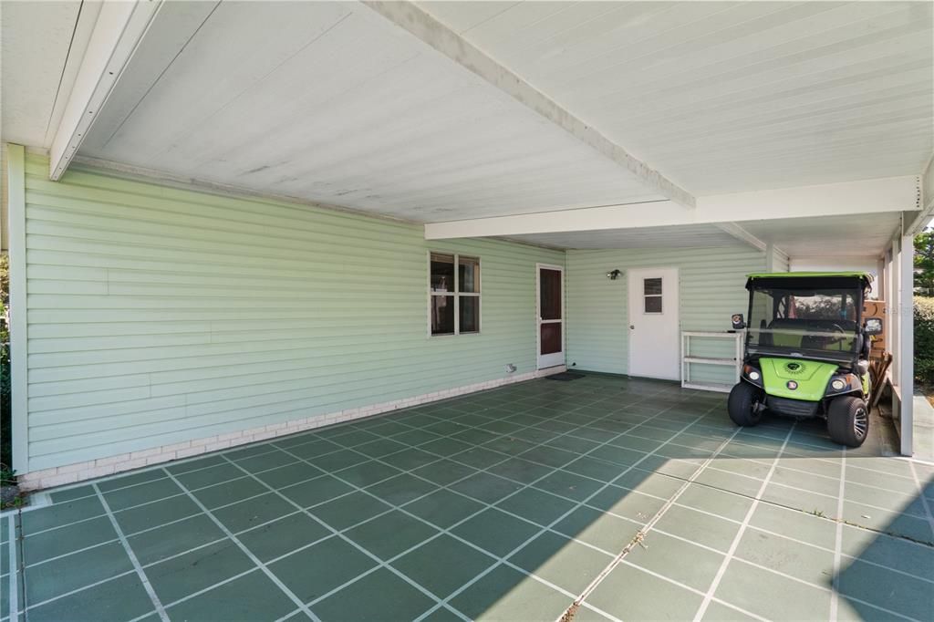 合同活跃: $269,900 (2 贝兹, 2 浴室, 1558 平方英尺)