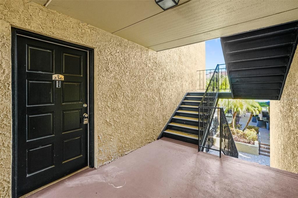 На продажу: $240,000 (2 спален, 2 ванн, 970 Квадратных фут)