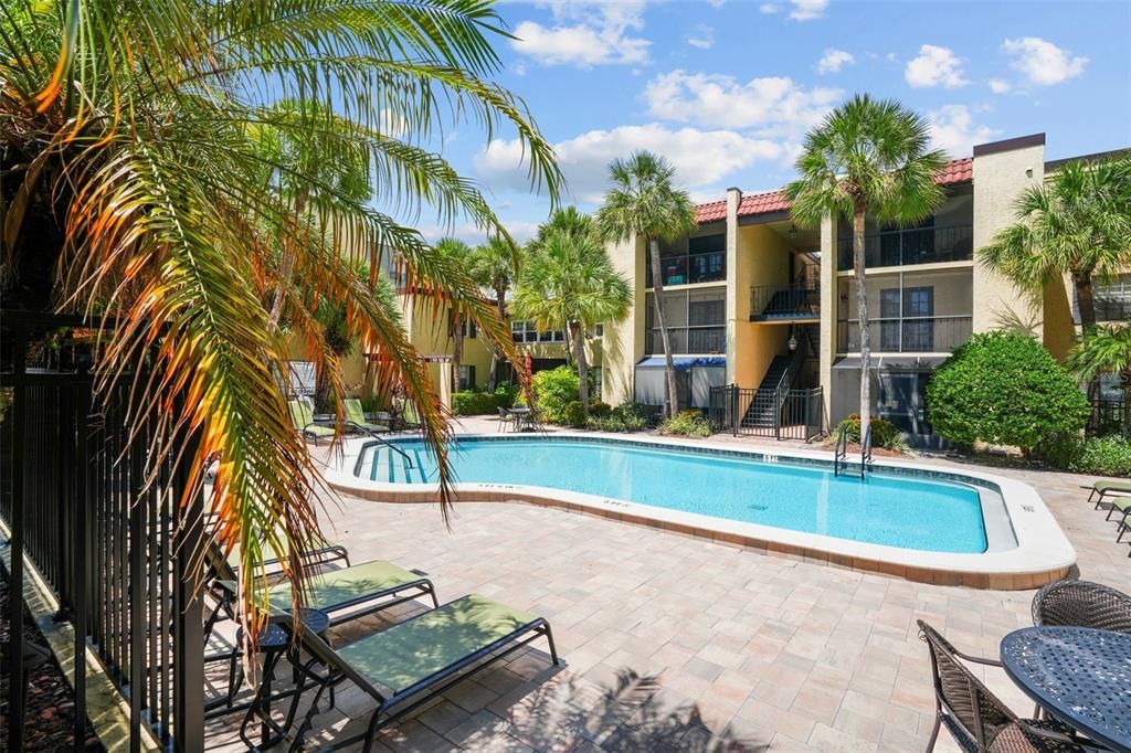 На продажу: $240,000 (2 спален, 2 ванн, 970 Квадратных фут)