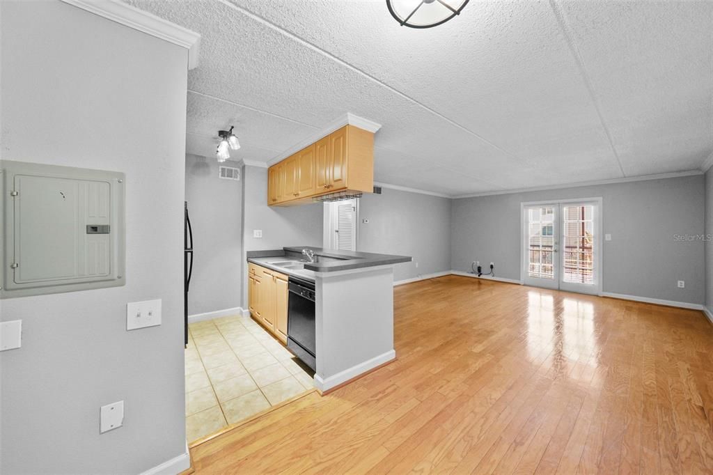 На продажу: $240,000 (2 спален, 2 ванн, 970 Квадратных фут)