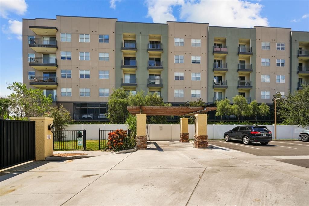 На продажу: $240,000 (2 спален, 2 ванн, 970 Квадратных фут)