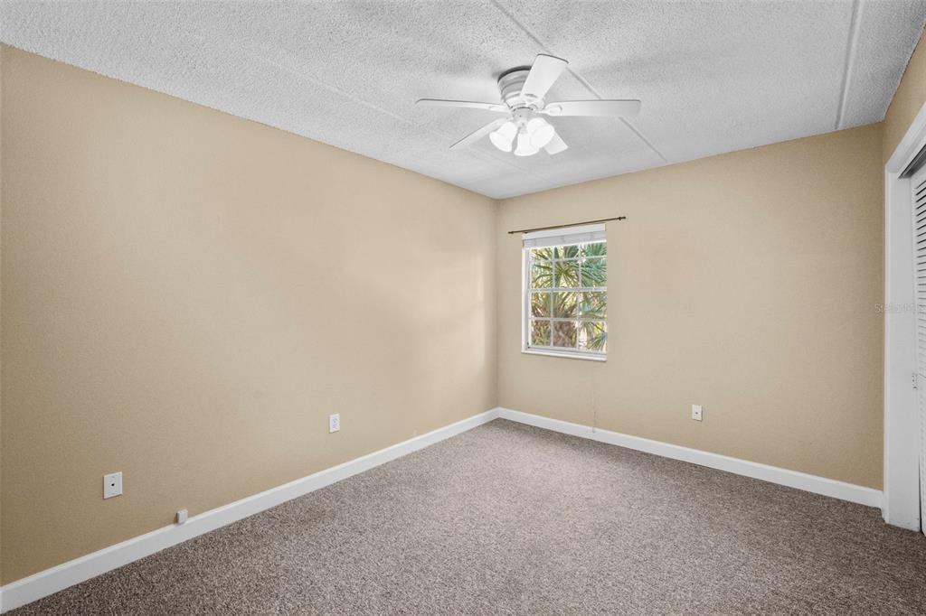 На продажу: $240,000 (2 спален, 2 ванн, 970 Квадратных фут)