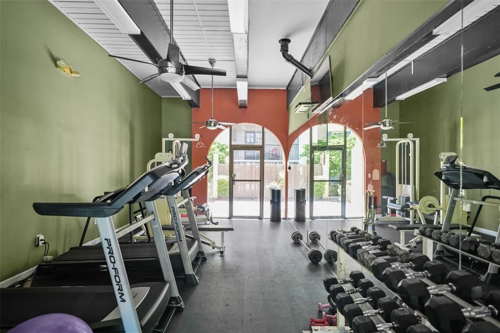 На продажу: $240,000 (2 спален, 2 ванн, 970 Квадратных фут)