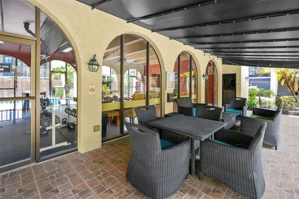 На продажу: $240,000 (2 спален, 2 ванн, 970 Квадратных фут)