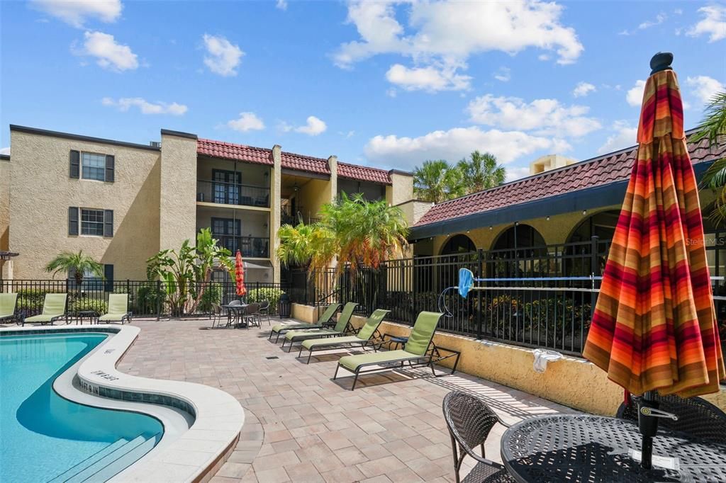 На продажу: $240,000 (2 спален, 2 ванн, 970 Квадратных фут)