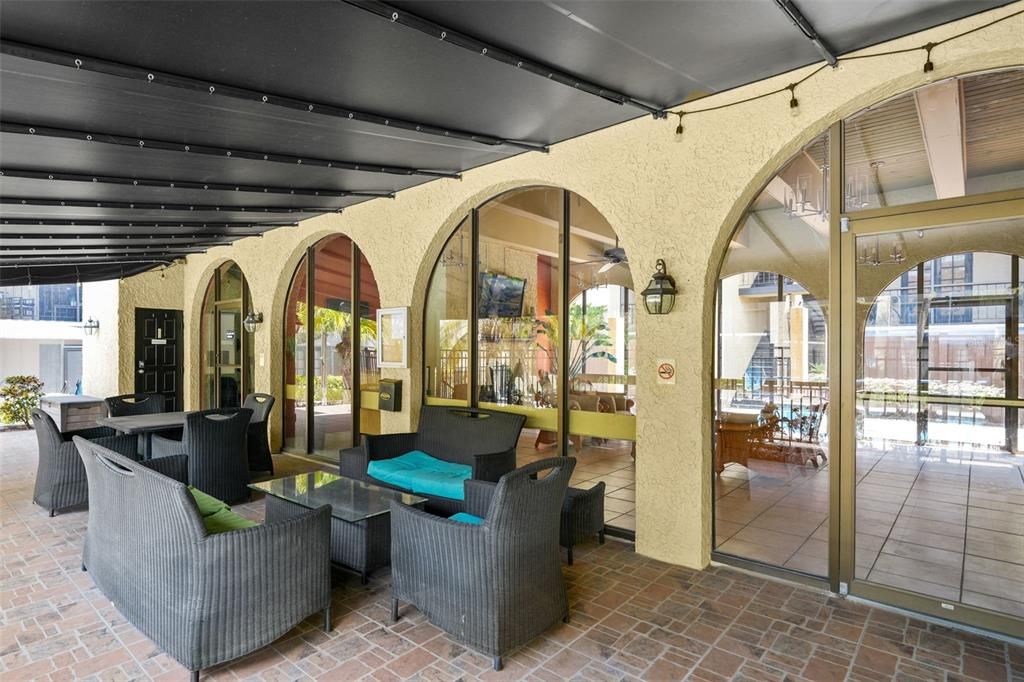 На продажу: $240,000 (2 спален, 2 ванн, 970 Квадратных фут)