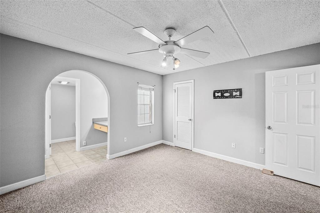 На продажу: $240,000 (2 спален, 2 ванн, 970 Квадратных фут)