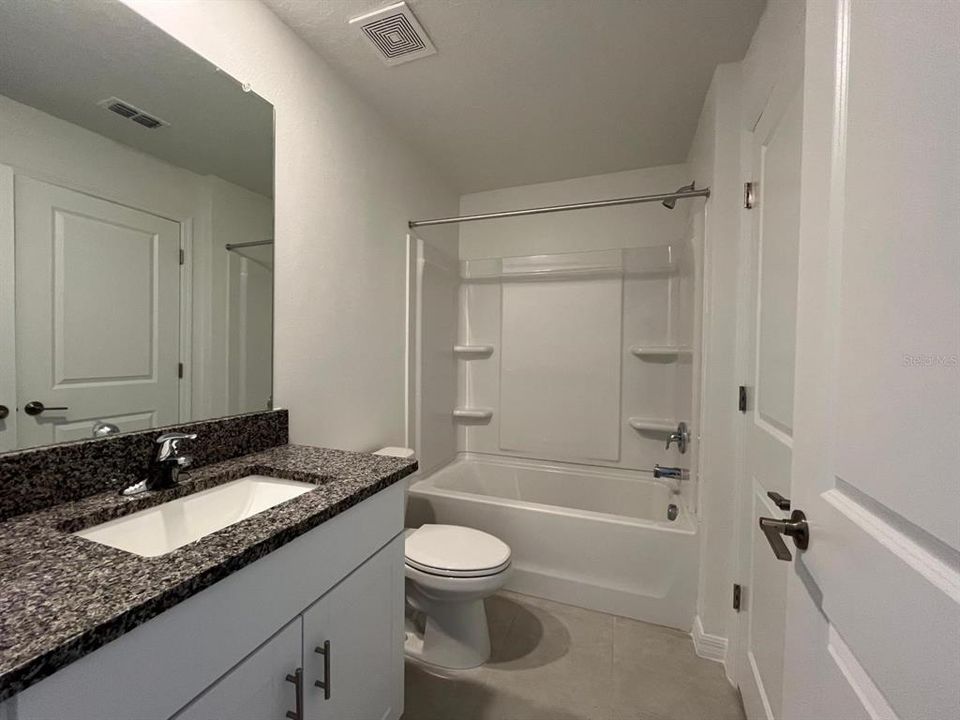 В аренду: $2,200 (3 спален, 2 ванн, 1787 Квадратных фут)