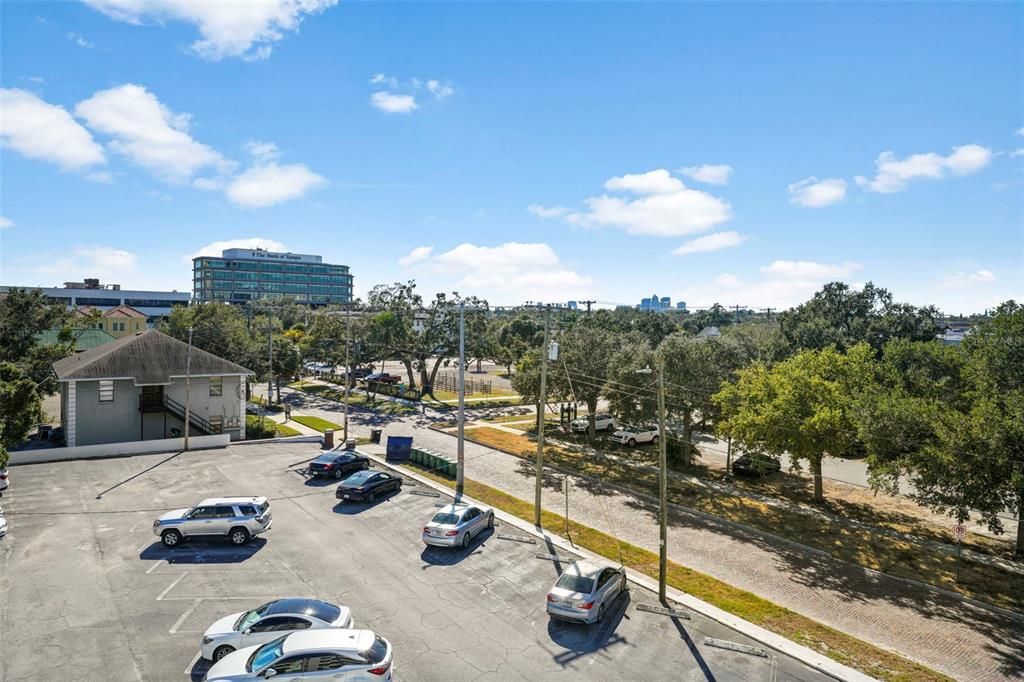 На продажу: $328,000 (2 спален, 2 ванн, 836 Квадратных фут)