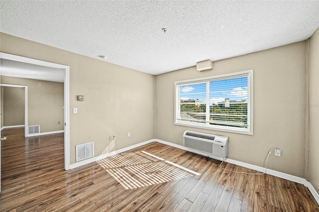 На продажу: $328,000 (2 спален, 2 ванн, 836 Квадратных фут)