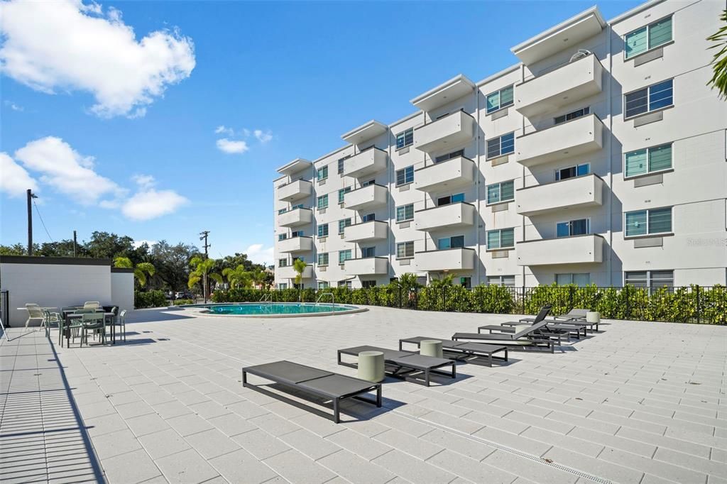 На продажу: $328,000 (2 спален, 2 ванн, 836 Квадратных фут)