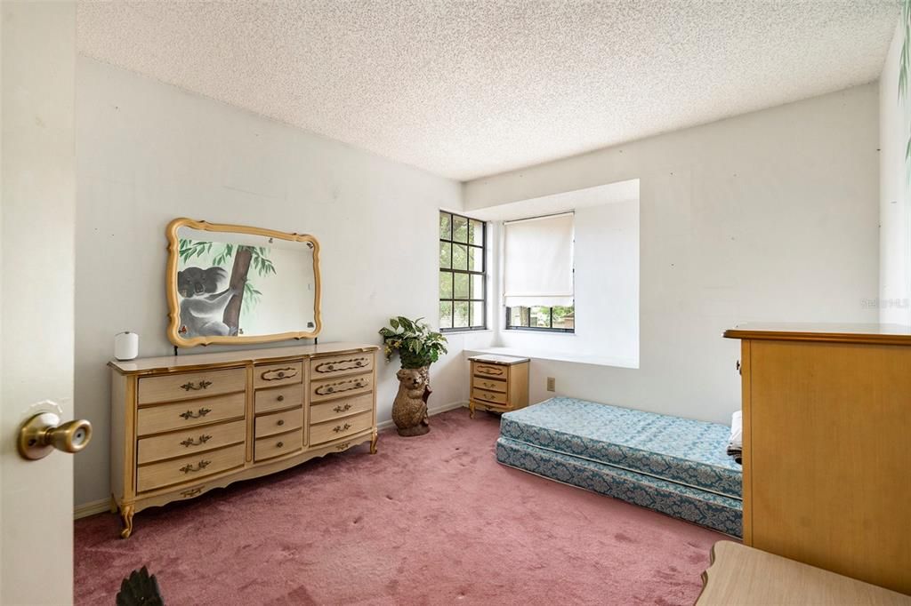 For Sale: $320,000 (3 beds, 2 baths, 1672 Square Feet)