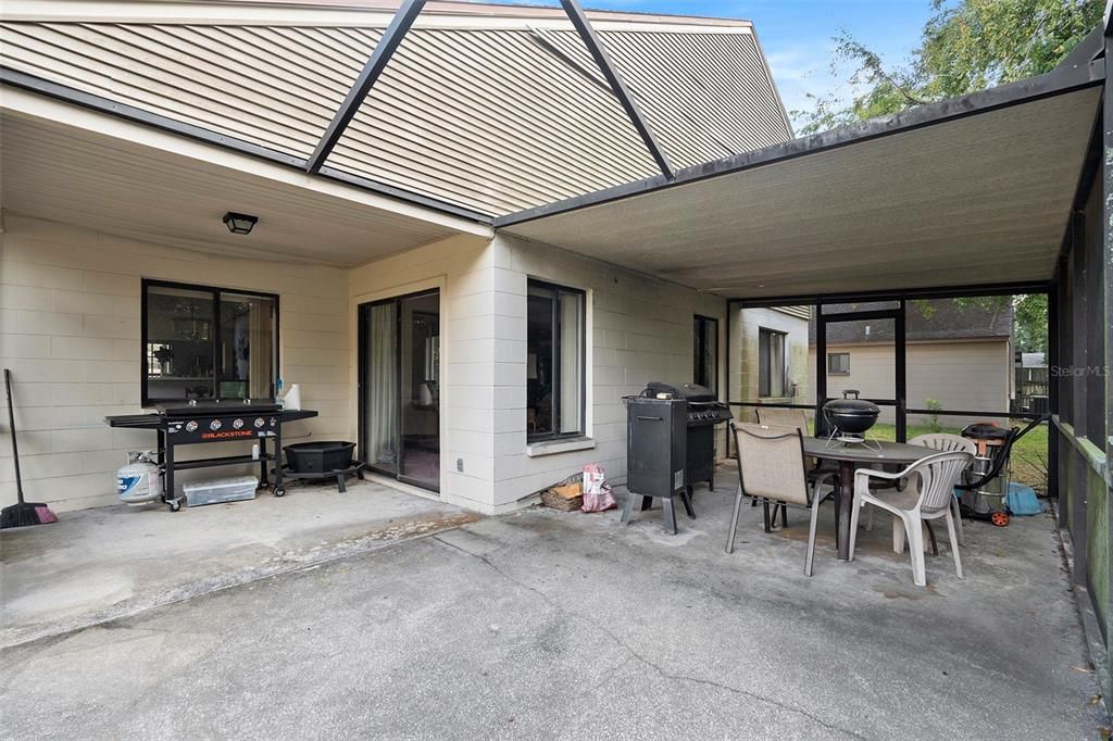 For Sale: $320,000 (3 beds, 2 baths, 1672 Square Feet)