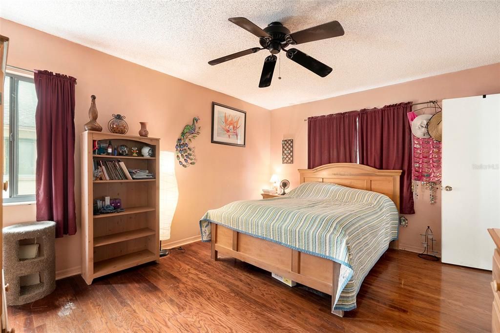 For Sale: $320,000 (3 beds, 2 baths, 1672 Square Feet)