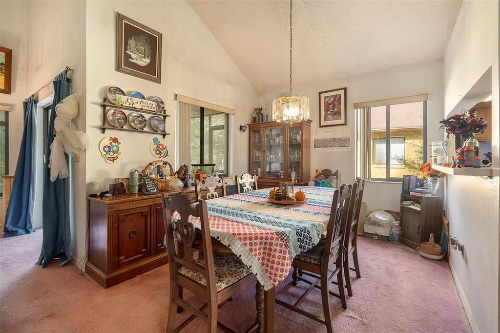 For Sale: $320,000 (3 beds, 2 baths, 1672 Square Feet)