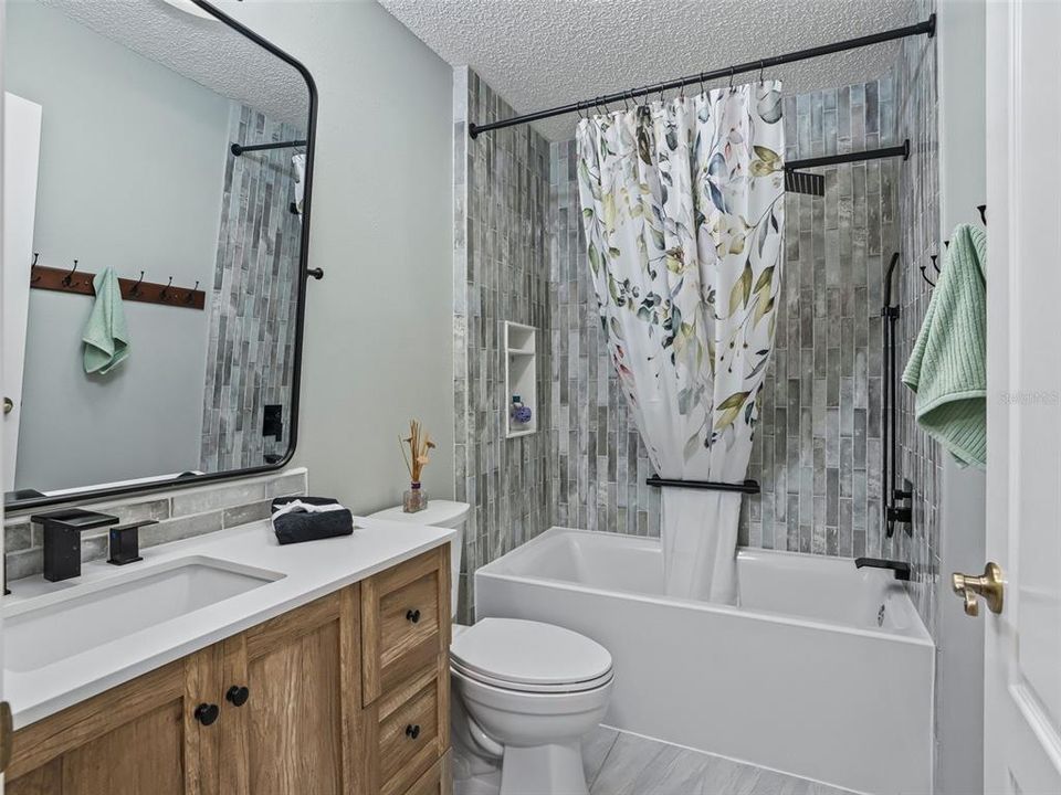 待售: $400,000 (3 贝兹, 2 浴室, 2000 平方英尺)