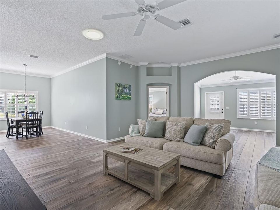 待售: $400,000 (3 贝兹, 2 浴室, 2000 平方英尺)