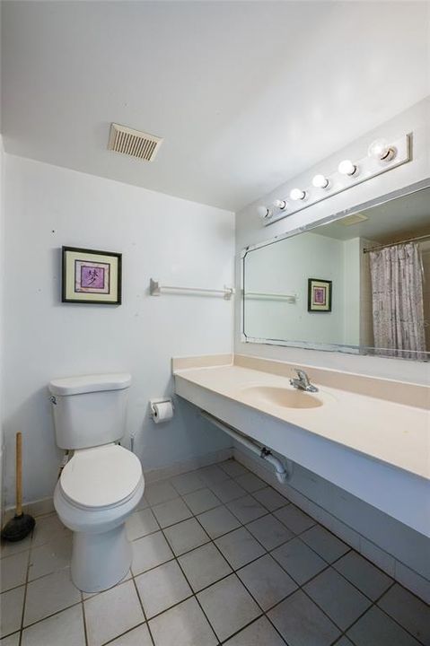 待售: $135,000 (0 贝兹, 1 浴室, 515 平方英尺)