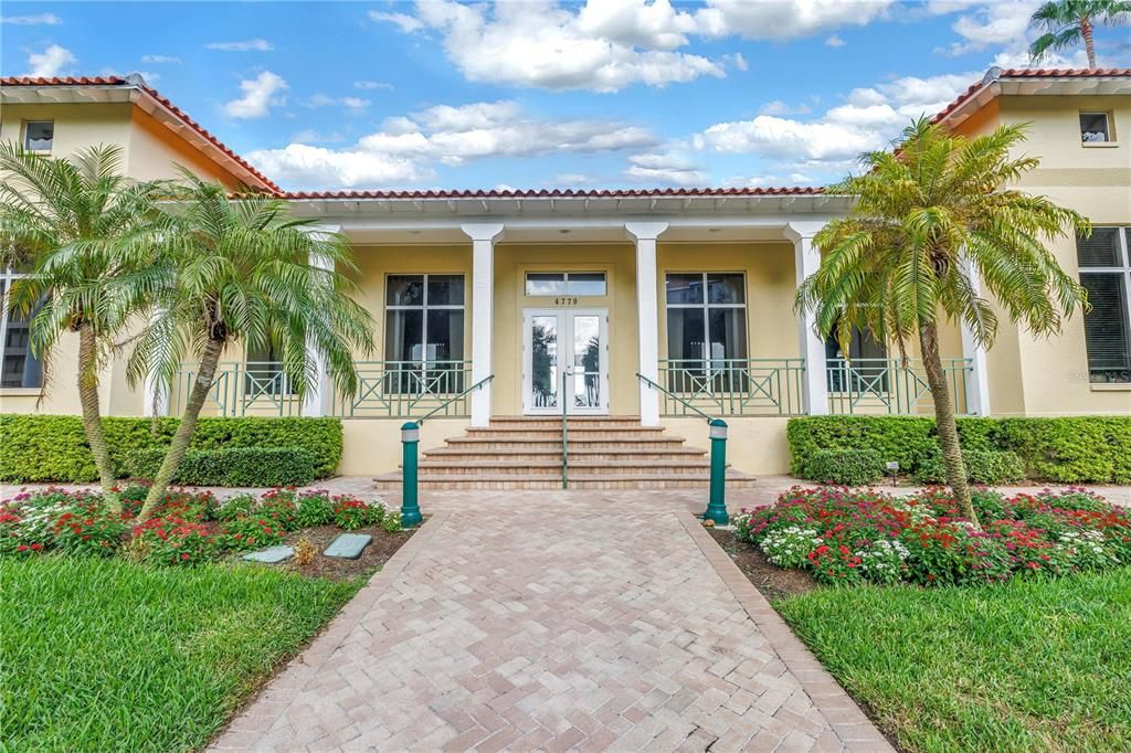 For Rent: $3,900 (2 beds, 2 baths, 1660 Square Feet)