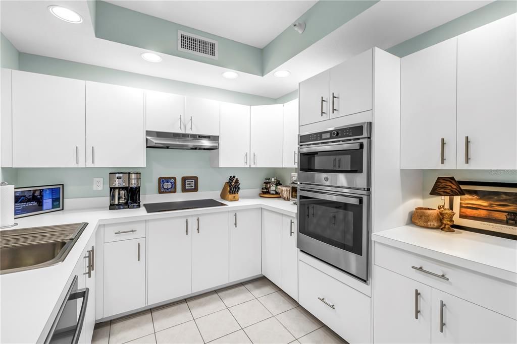 For Rent: $3,900 (2 beds, 2 baths, 1660 Square Feet)