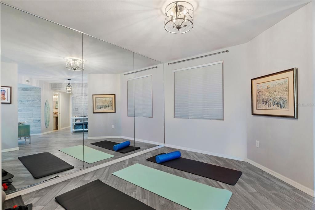 For Sale: $1,040,000 (3 beds, 2 baths, 2181 Square Feet)