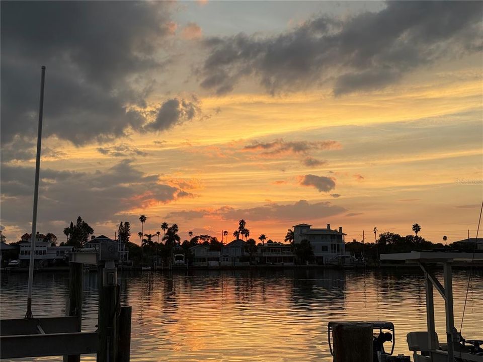 For Sale: $1,040,000 (3 beds, 2 baths, 2181 Square Feet)