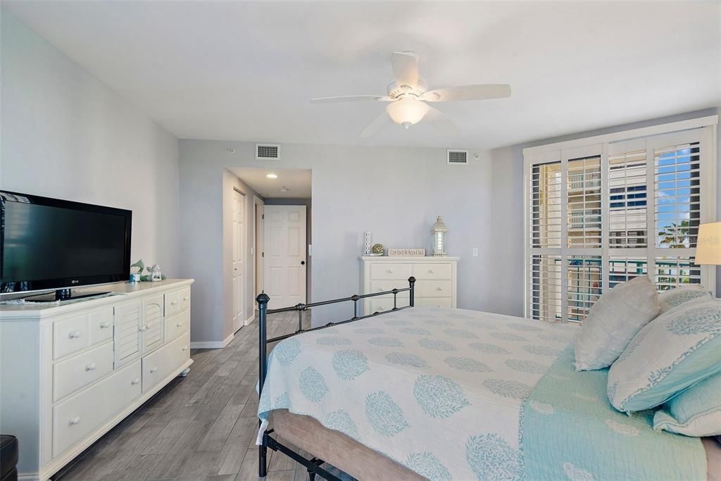 For Sale: $1,040,000 (3 beds, 2 baths, 2181 Square Feet)