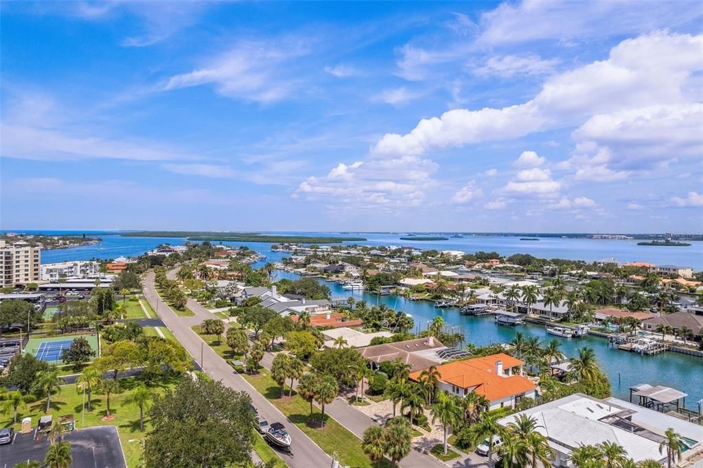 For Sale: $1,040,000 (3 beds, 2 baths, 2181 Square Feet)