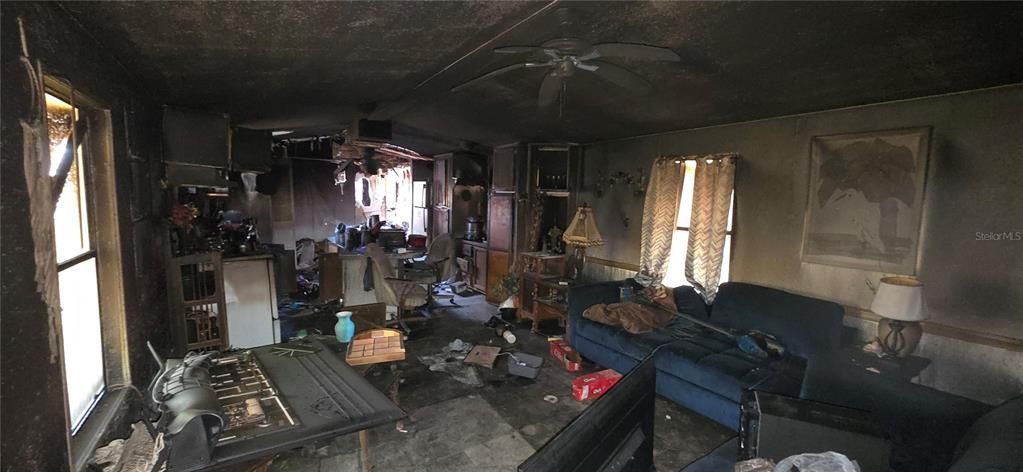 For Sale: $69,500 (2 beds, 2 baths, 869 Square Feet)